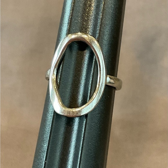 NWOT Silver Tone Adjustable Size Costume Jewelry Light Weight Ring #570 - Picture 6 of 6